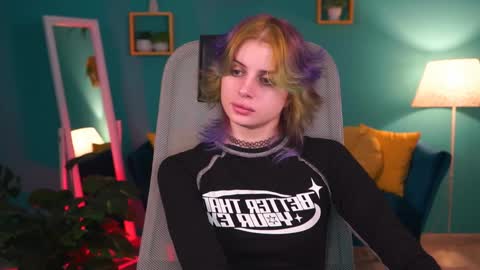 jade_castle online show from 30, 1, 2025