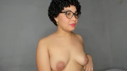 Snapshot of jade_dorthini chatting on 2, 12, 2025 Jadeleidy Dorthini online show from 2, 12, 2025