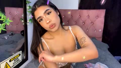 Snapshot of jade_littlee_ chatting on 4, 11, 2025 jade online show from 4, 11, 2025