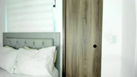 Jade smile online show from 27, 4, 2026