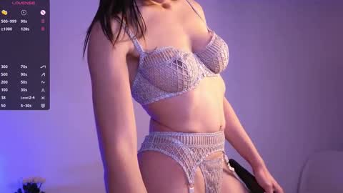 Jade Paris online show from 21, 11, 2025