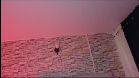 jade white  online show from 21, 4, 2026