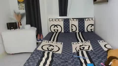 Jadecole and samairra online show from 3, 12, 2024