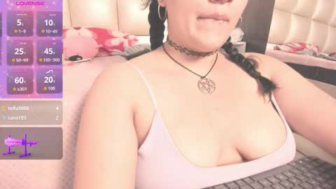 jadeestudios online show from 2, 10, 2025