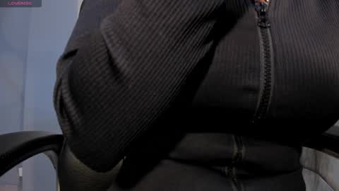 JADE EVANS online show from 19, 12, 2025