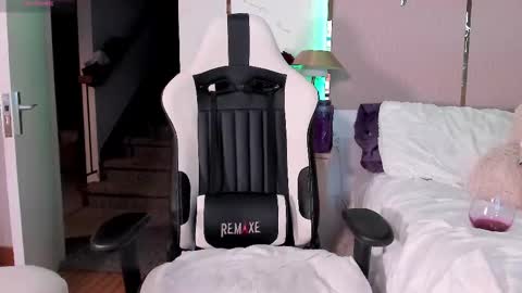 Jadeh online show from 25, 2, 2025