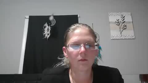 JadeLuv online show from 4, 11, 2025