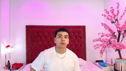 Snapshot of jaden_and_sofia chatting on 17, 5, 2026 Jaden and Sofia online show from 17, 5, 2026