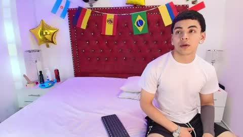 Snapshot of jaden_and_sofia chatting on 19, 6, 2026 Jaden and Sofia online show from 19, 6, 2026