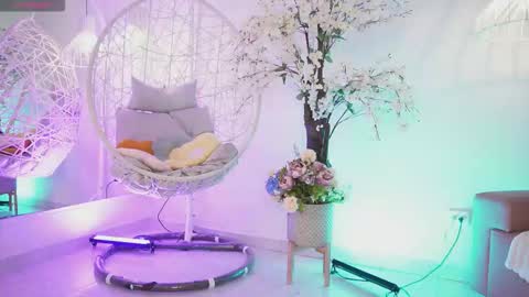 Jade Summer online show from 15, 9, 2025