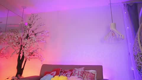 Jade Summer online show from 7, 4, 2026