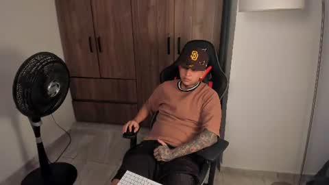 Snapshot of jake_pons chatting on 13, 6, 2026 Jake Pons online show from 13, 6, 2026