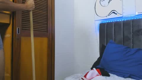 Hi guys im new 3 online show from 4, 3, 2025