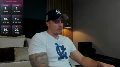 Snapshot of jakestone_1 chatting on 11, 11, 2025 jakestone_1 online show from 11, 11, 2025