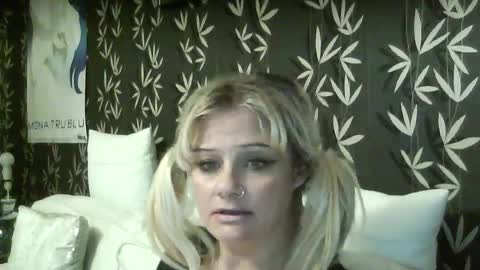 JAKKI LOUISE pornstar online show from 18, 6, 2026