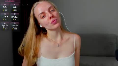 Snapshot of jam_cream chatting on 1, 8, 2026 Sofia online show from 1, 8, 2026