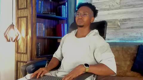   online show from 4, 11, 2025