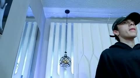 james_adamss_ online show from 29, 4, 2026