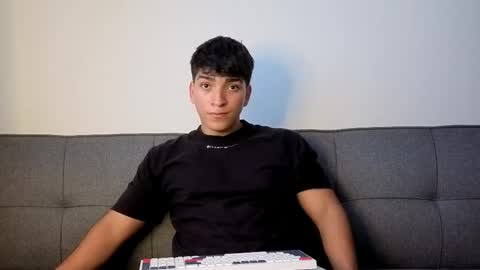 james_silva1 online show from 19, 4, 2026