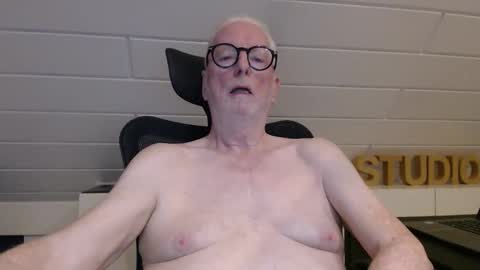 JamesGreyhound70 online show from 26, 11, 2025