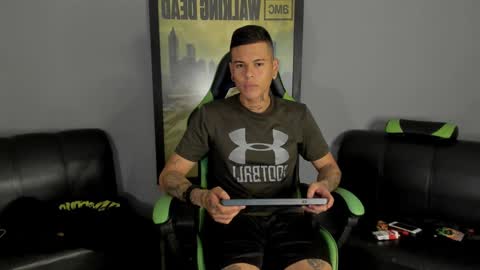 Snapshot of jamesinked_ chatting on 21, 12, 2024 Jamesinked online show from 21, 12, 2024