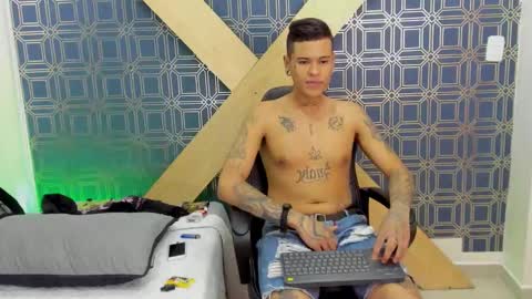 Snapshot of jamesinked_ chatting on 31, 12, 2024 Jamesinked online show from 31, 12, 2024
