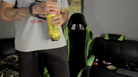 Snapshot of jamesinked_ chatting on 4, 1, 2025 Jamesinked online show from 4, 1, 2025