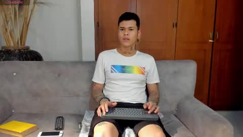 Snapshot of jamesinked_ chatting on 13, 11, 2025 Jamesinked online show from 13, 11, 2025