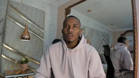 Snapshot of jamesparck chatting on 11, 1, 2025 James online show from 11, 1, 2025