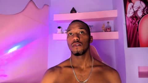 Snapshot of jamesparck chatting on 18, 1, 2025 James online show from 18, 1, 2025