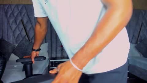 Snapshot of jamesparck chatting on 5, 3, 2026 James online show from 5, 3, 2026