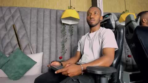 Snapshot of jamesparck chatting on 6, 3, 2026 James online show from 6, 3, 2026