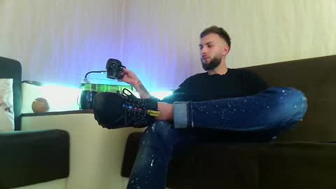 Robbie online show from 5, 3, 2025