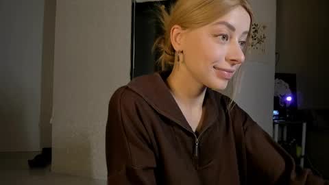 Snapshot of jane_bright chatting on 8, 3, 2025 Jane online show from 8, 3, 2025