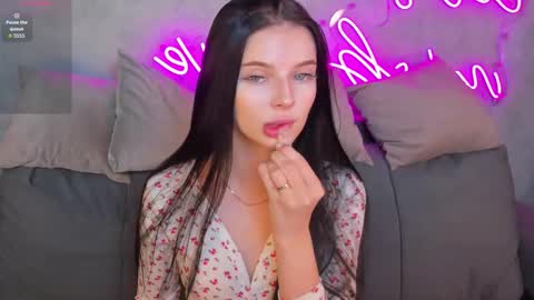 Snapshot of jane_johnston chatting on 12, 11, 2025 Eva online show from 12, 11, 2025