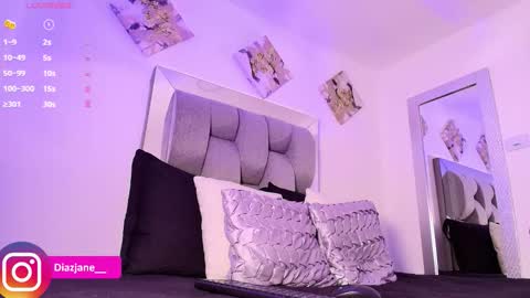 Jennifer online show from 25, 11, 2025