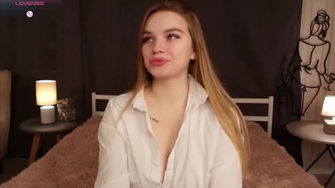 Day Alice Night Stella online show from 25, 1, 2025