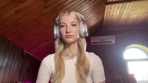 Snapshot of janicesivertsen chatting on 22, 6, 2026 Elsa online show from 22, 6, 2026