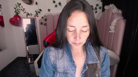 Snapshot of janneth16 chatting on 24, 4, 2026 janneth16 online show from 24, 4, 2026