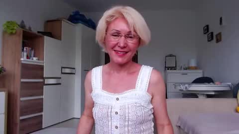 Jasmin room for people 40 online show from 22, 5, 2026