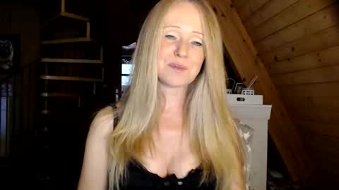 Jasmiiinfox online show from 7, 6, 2026