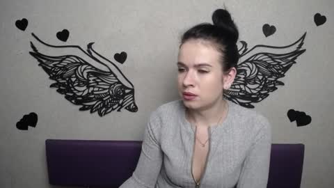 JasmineKouch online show from 5, 12, 2025