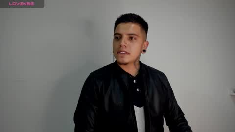 Snapshot of jasonxx13 chatting on 15, 12, 2025 Jason online show from 15, 12, 2025