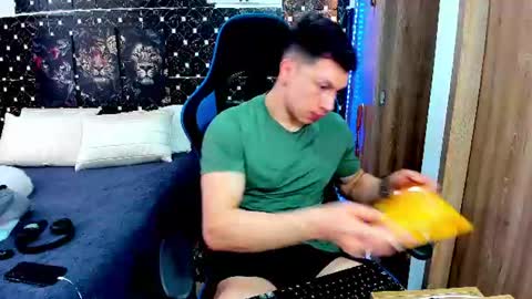 Javier online show from 25, 7, 2026