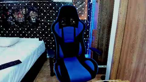 Javier online show from 27, 7, 2026