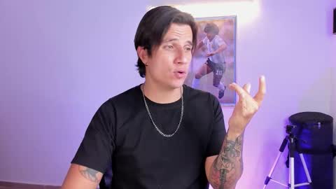 Jay Alvarrez online show from 21, 9, 2025