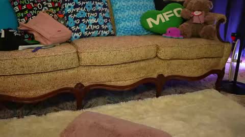 JennyBlighe online show from 7, 6, 2026