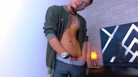 Jayden Morris online show from 4, 2, 2026