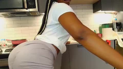 Naomiruty online show from 3, 7, 2026