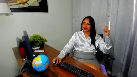 Snapshot of jean_foster chatting on 5, 11, 2025 Mistress Jane Foster online show from 5, 11, 2025